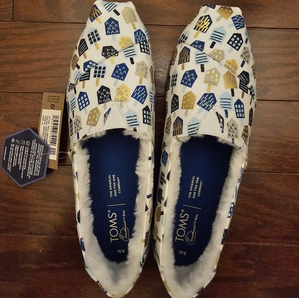 NWT Tom's slip on Shoes. Free Shippi g!